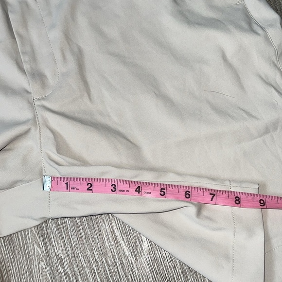 Callaway Golf Shorts performance material size 36 tan - Picture 2 of 5
